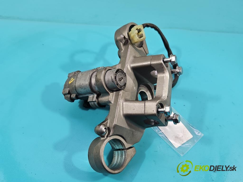 Honda CB600 Hornet 1998-2003 0.6 95 HP manual 70 kW 600 cm3 2- Spínačka  (Spínacie skrinky a kľúče)