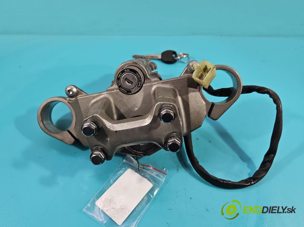 Honda CB600 Hornet 1998-2003 0.6 95 HP manual 70 kW 600 cm3 2- Spínačka  (Spínacie skrinky a kľúče)