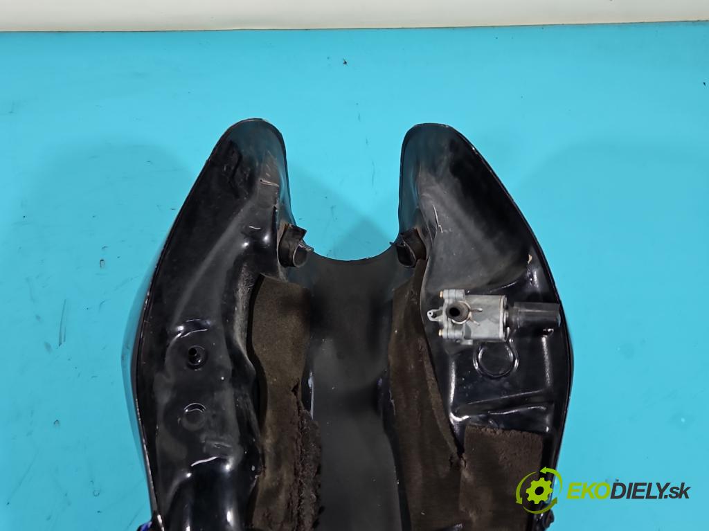 Honda CB600 Hornet 1998-2003 0.6 95 hp manual 70 kW 600 cm3 2- Nádrž: paliva  (Nádrže)