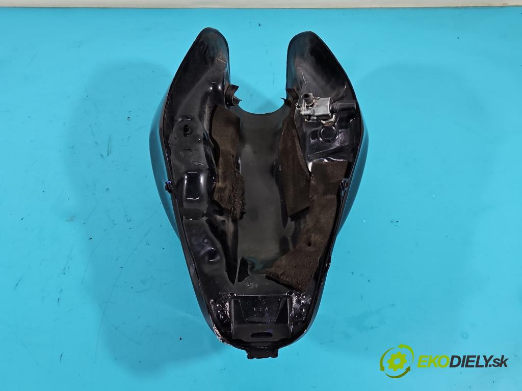 Honda CB600 Hornet 1998-2003 0.6 95 hp manual 70 kW 600 cm3 2- Nádrž: paliva  (Nádrže)