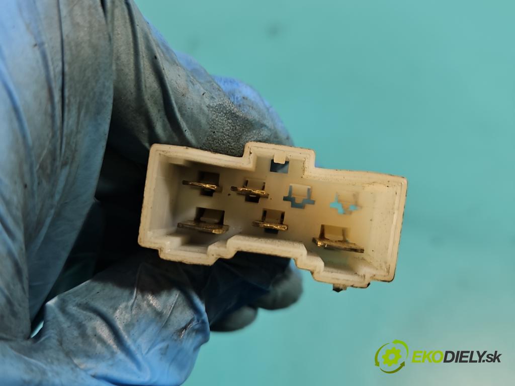 Daewoo Tico 0.8 plyn: 41 HP manual 30 kW 796 cm3 5- Spínačka  (Spínacie skrinky a kľúče)