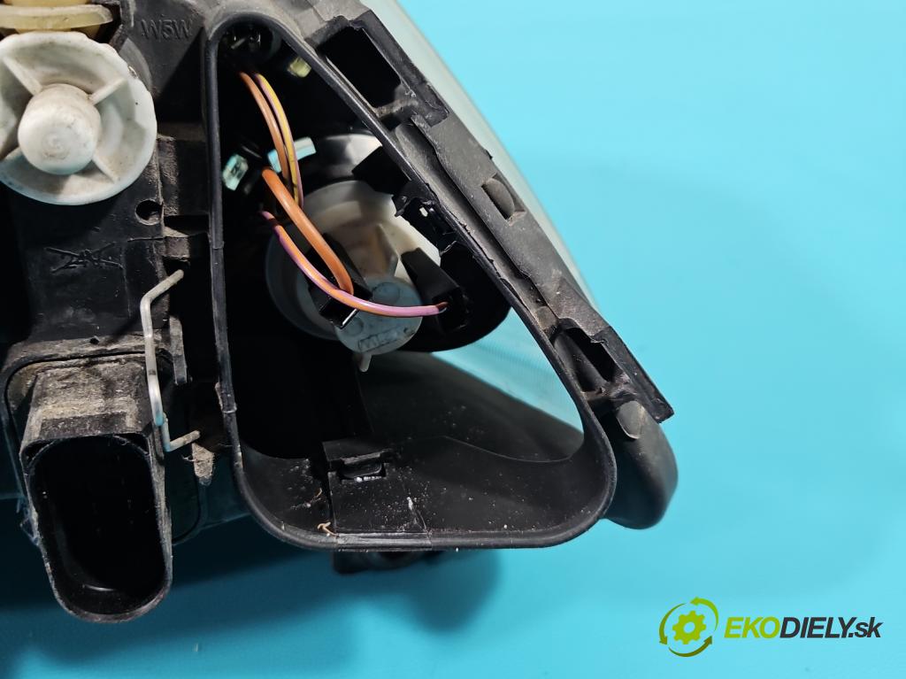 Seat Cordoba II 6L 2002-2008 1.2 12V 64 HP manual 47 kW 1198 cm3 4- Reflektor: pravý  (Pravé)