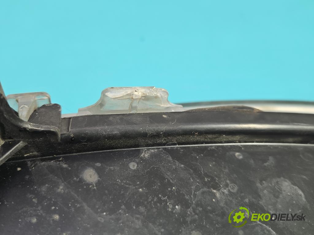 Peugeot 308 I 2007-2013 1.6 hdi 92 HP manual 68 kW 1560 cm3 5- Reflektor: pravý  (Pravé)