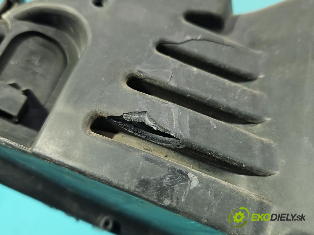 Peugeot 308 I 2007-2013 1.6 hdi 92 HP manual 68 kW 1560 cm3 5- Reflektor: pravý  (Pravé)