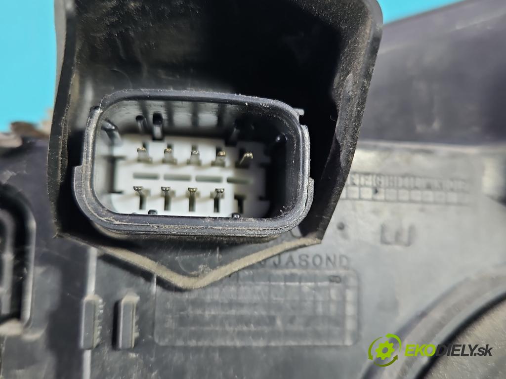 Peugeot 308 I 2007-2013 1.6 hdi 92 HP manual 68 kW 1560 cm3 5- Reflektor: pravý  (Pravé)