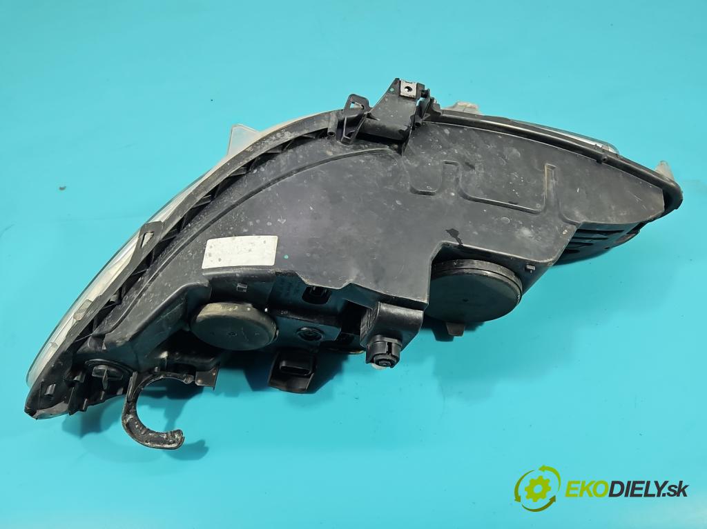 Peugeot 308 I 2007-2013 1.6 hdi 92 HP manual 68 kW 1560 cm3 5- Reflektor: pravý  (Pravé)