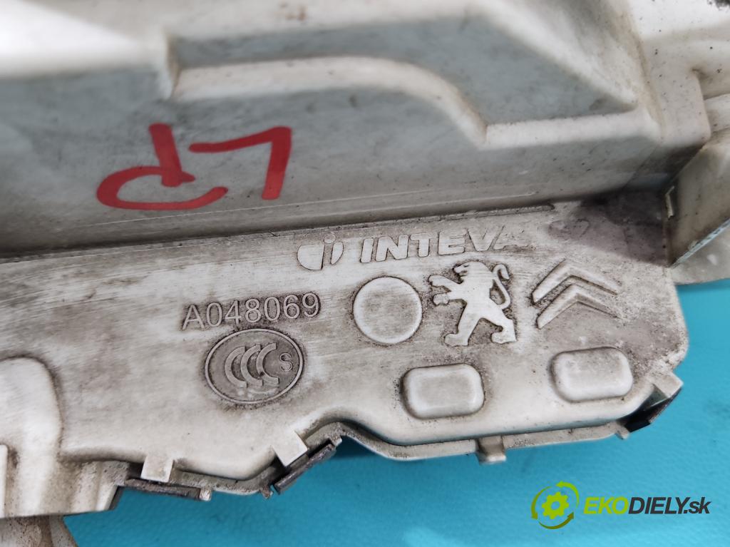 Peugeot 308 I 2007-2013 1.6 hdi 92 hp manual 68 kW 1560 cm3 5- zámek přední levý 006166