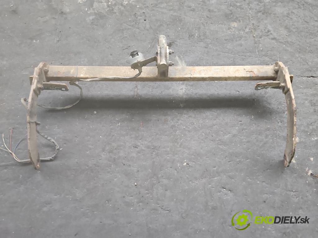 Peugeot 308 I 2007-2013 1.6 hdi 92 HP manual 68 kW 1560 cm3 5- Hák: vlečení:  (Ťažné zariadenia)