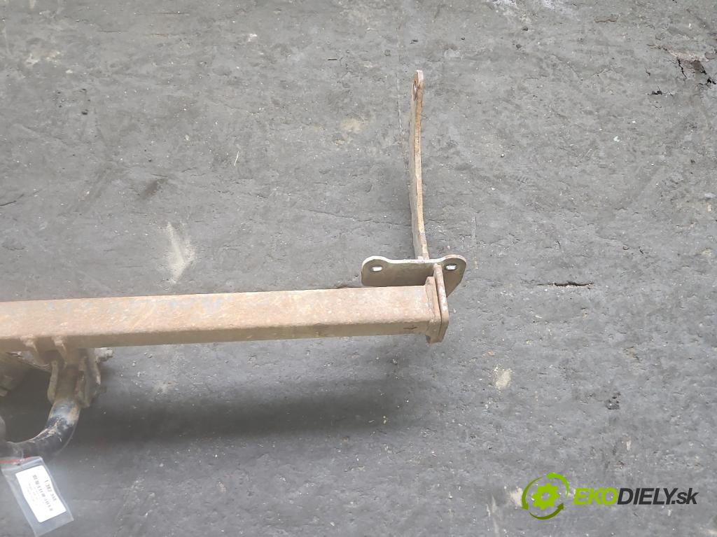 Peugeot 308 I 2007-2013 1.6 hdi 92 HP manual 68 kW 1560 cm3 5- Hák: vlečení:  (Ťažné zariadenia)