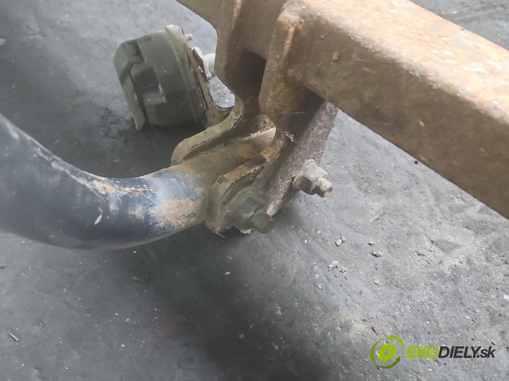 Peugeot 308 I 2007-2013 1.6 hdi 92 HP manual 68 kW 1560 cm3 5- Hák: vlečení:  (Ťažné zariadenia)