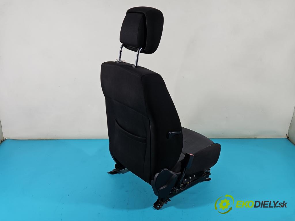 Kia Ceed I 2006-2012 1.6 crdi 116 HP manual 85 kW 1582 cm3 5- Sedačka ľavý  (Sedačky, sedadlá)