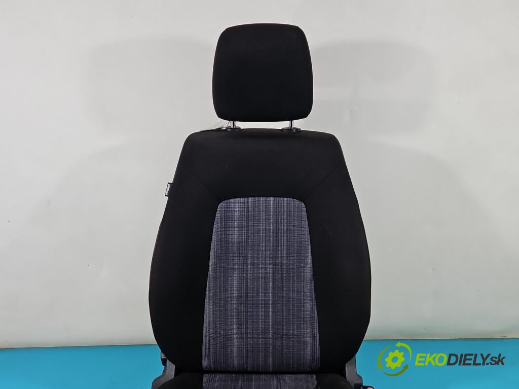 Kia Ceed I 2006-2012 1.6 crdi 116 HP manual 85 kW 1582 cm3 5- Sedačka pravý  (Sedačky, sedadlá)