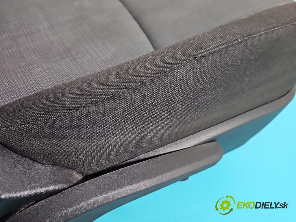 Kia Ceed I 2006-2012 1.6 crdi 116 HP manual 85 kW 1582 cm3 5- Sedačka pravý  (Sedačky, sedadlá)