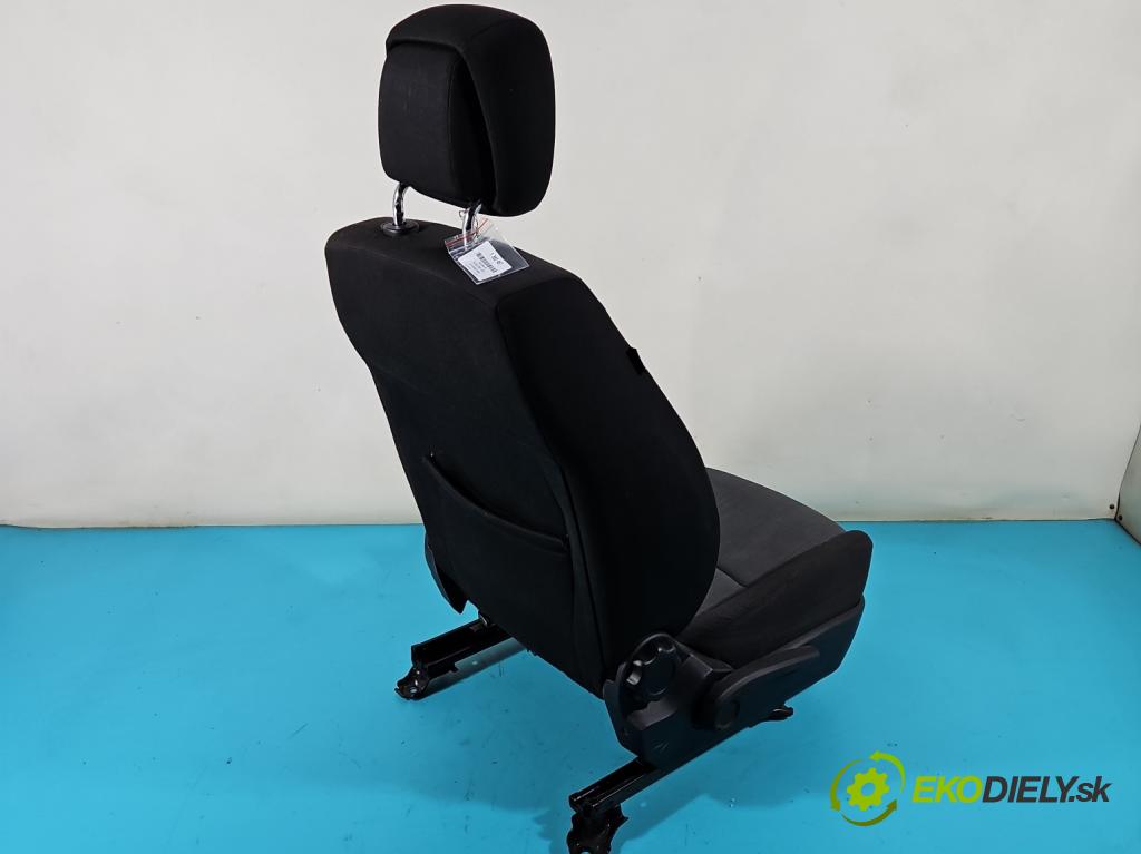 Kia Ceed I 2006-2012 1.6 crdi 116 HP manual 85 kW 1582 cm3 5- Sedačka pravý  (Sedačky, sedadlá)