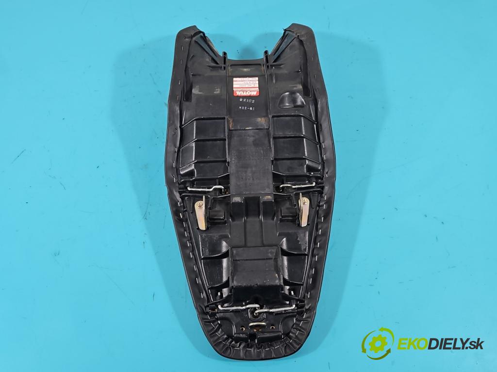 Honda CB600 Hornet 1998-2003 0.6 95 HP manual 70 kW 600 cm3 2- Sedačka ľavý  (Sedačky, sedadlá)