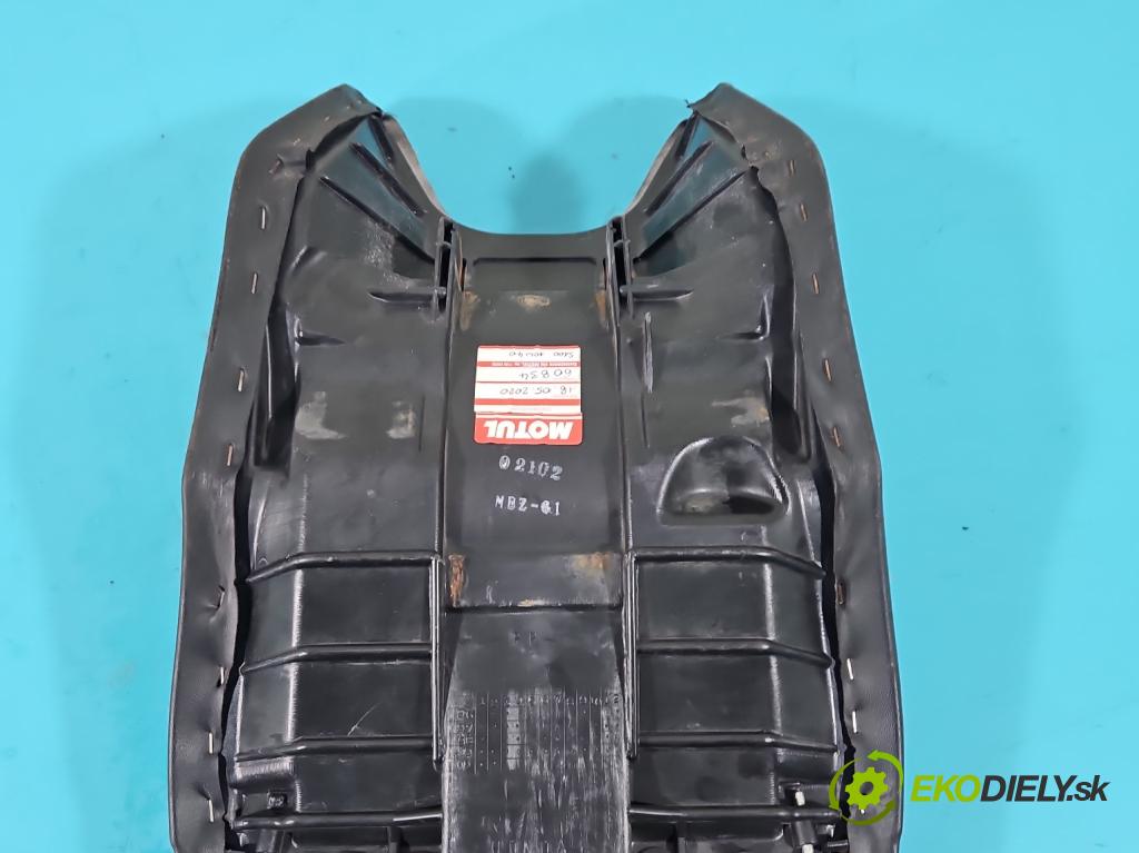 Honda CB600 Hornet 1998-2003 0.6 95 HP manual 70 kW 600 cm3 2- Sedačka ľavý  (Sedačky, sedadlá)