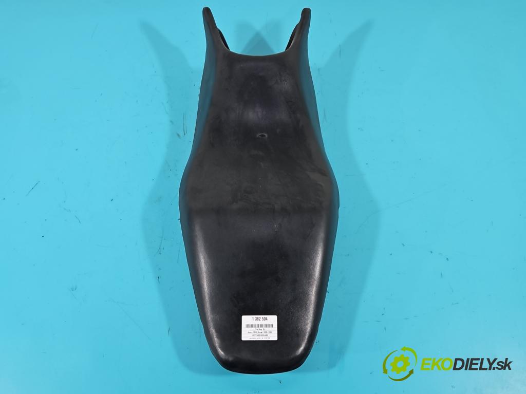 Honda CB600 Hornet 1998-2003 0.6 95 HP manual 70 kW 600 cm3 2- Sedačka ľavý  (Sedačky, sedadlá)