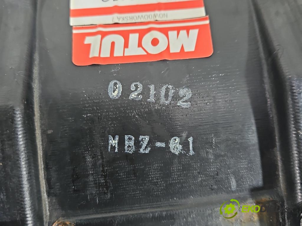 Honda CB600 Hornet 1998-2003 0.6 95 HP manual 70 kW 600 cm3 2- Sedačka ľavý  (Sedačky, sedadlá)