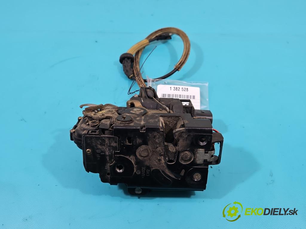 Seat Toledo II 1998-2004 1.6 SR 101 hp manual 74 kW 1595 cm3 4- zámek zadní levý 