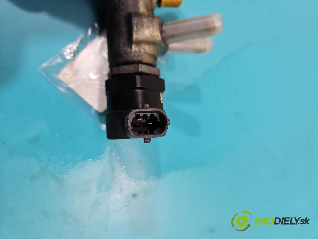 Toyota Yaris I 1999-2005 1.4 D4D 75 HP manual 55 kW 1364 cm3 5- lišta vstrekovacia 0445214046 (Vstrekovacie lišty)