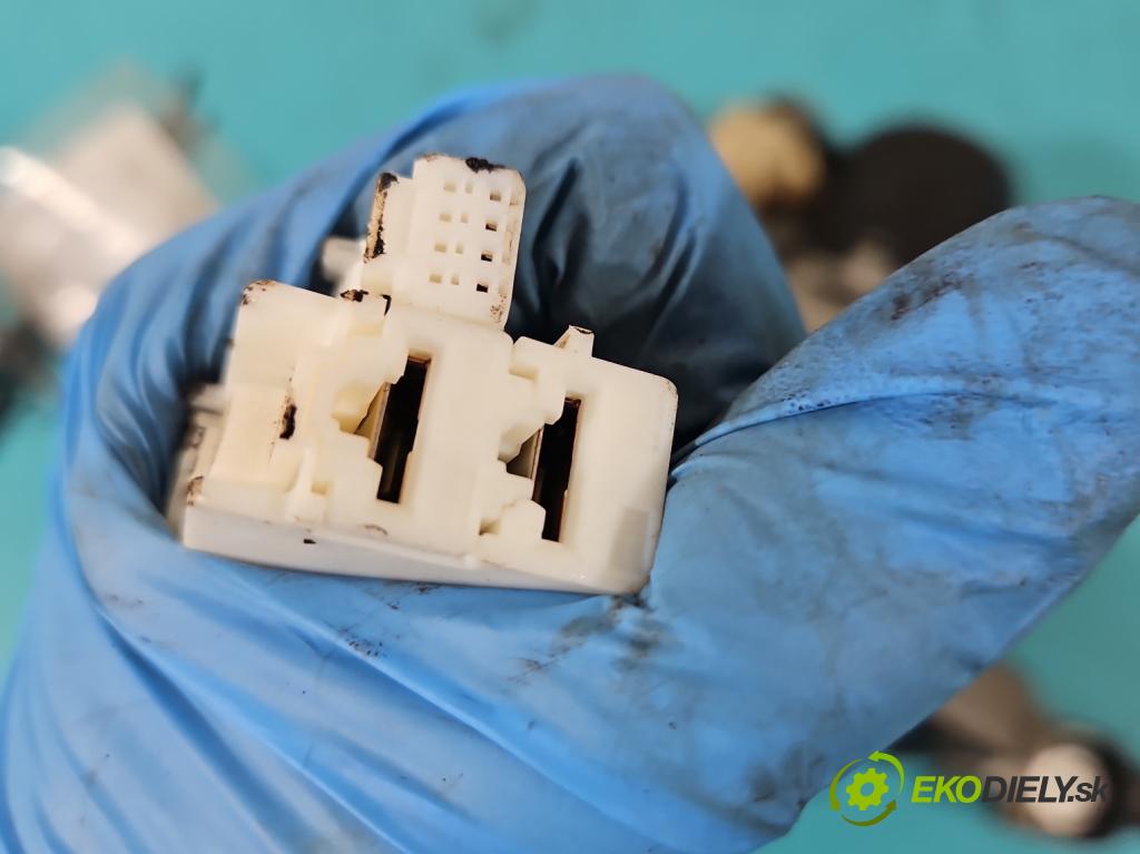 Toyota Yaris I 1999-2005 1.4 D4D 75 HP manual 55 kW 1364 cm3 5- čerpadlo posilovač 452000D031 (Servočerpadlá, pumpy riadenia)