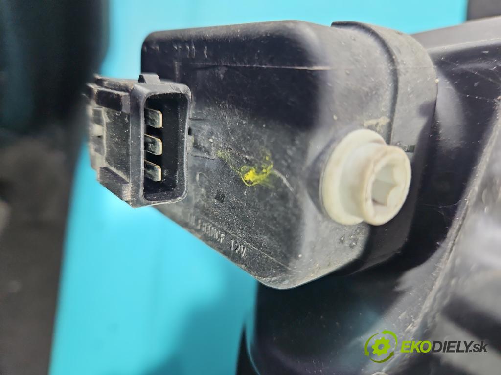 Toyota Yaris I 1999-2005 1.4 D4D 75 HP manual 55 kW 1364 cm3 5- Reflektor: pravý  (Pravé)