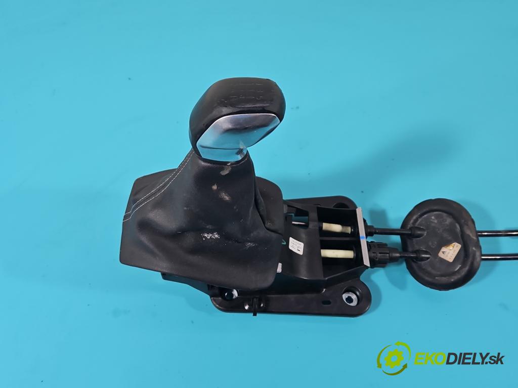 Peugeot 2008 I 2013-2019 1.2 VTi: 110 HP manual 81 kW 1199 cm3 5- Páka: Změny: stupeň,rýchlosť 9808161780 (Rýchlostné páky / kulisy)