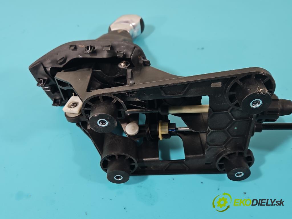 Peugeot 2008 I 2013-2019 1.2 VTi: 110 HP manual 81 kW 1199 cm3 5- Páka: Změny: stupeň,rýchlosť 9808161780 (Rýchlostné páky / kulisy)