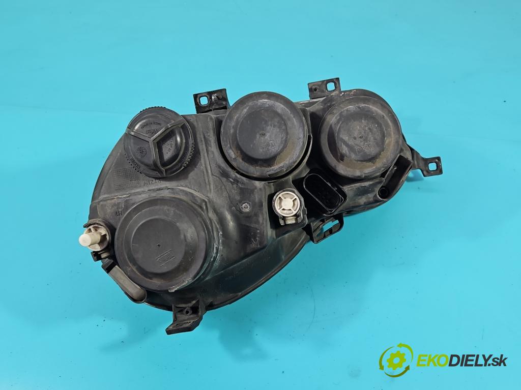 Vw Polo IV 9N 2001-2009 1.2 12V 64 HP manual 47 kW 1198 cm3 5- Reflektor: pravý  (Pravé)