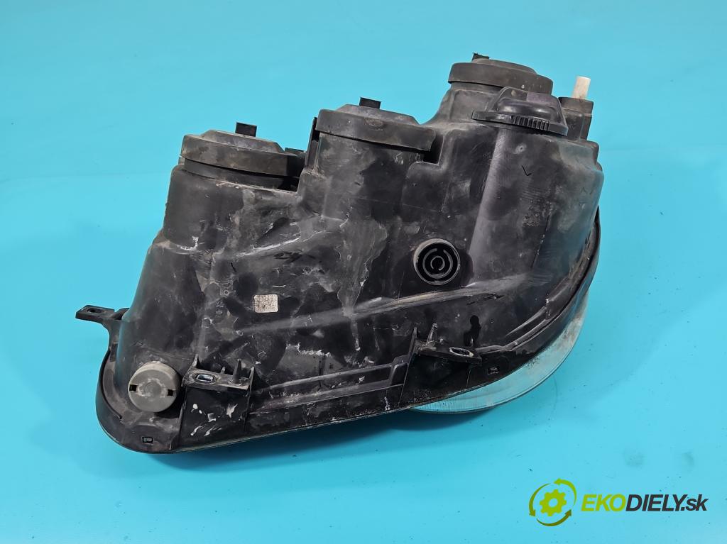 Vw Polo IV 9N 2001-2009 1.2 12V 64 HP manual 47 kW 1198 cm3 5- Reflektor: pravý  (Pravé)