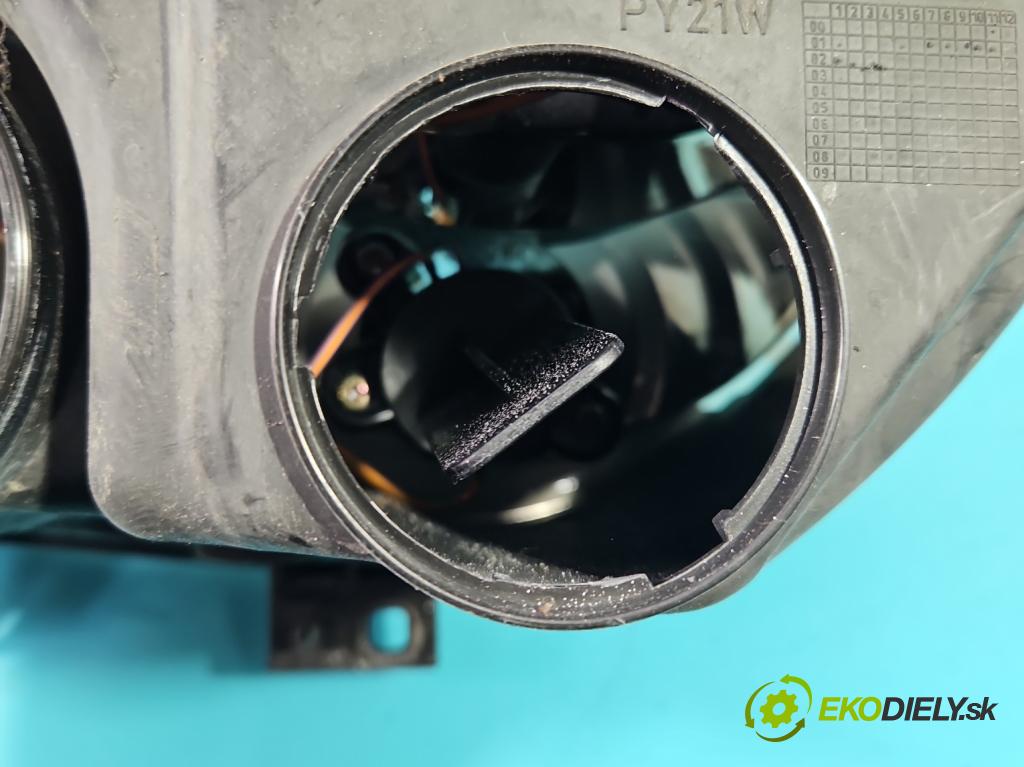 Vw Polo IV 9N 2001-2009 1.2 12V 64 HP manual 47 kW 1198 cm3 5- Reflektor: pravý  (Pravé)