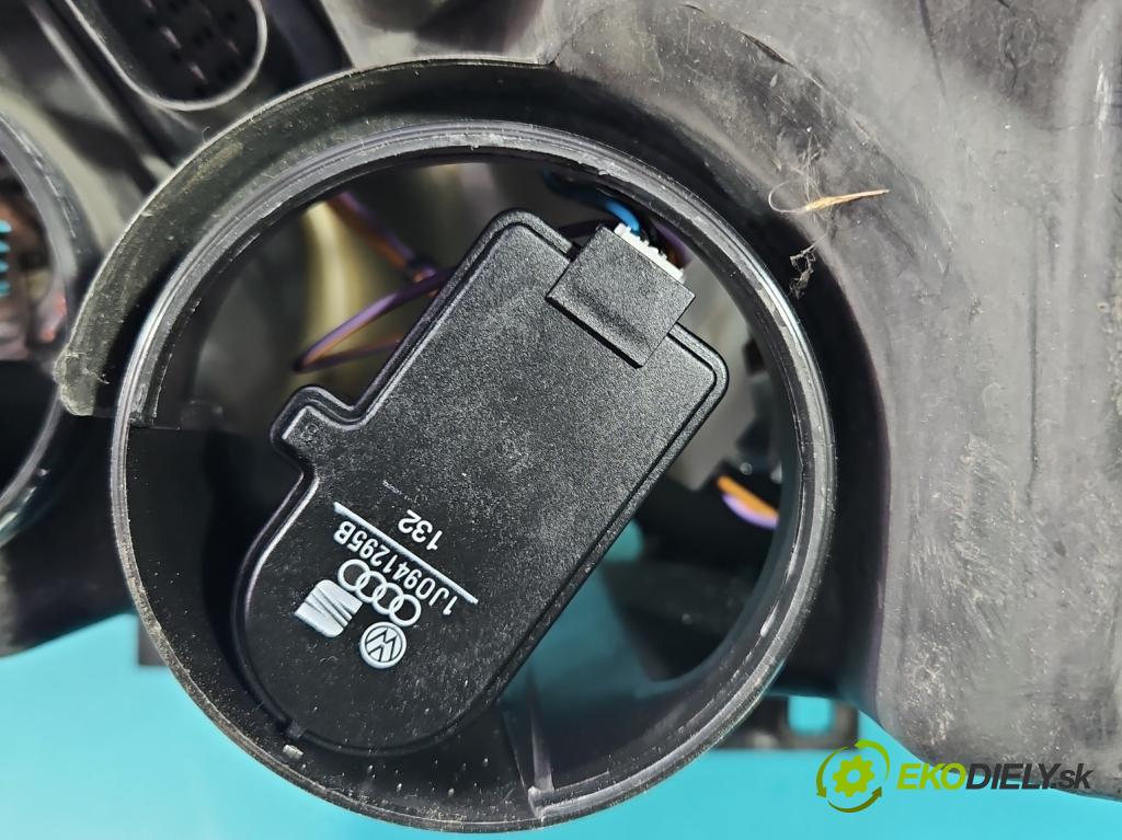 Vw Polo IV 9N 2001-2009 1.2 12V 64 HP manual 47 kW 1198 cm3 5- Reflektor: pravý  (Pravé)