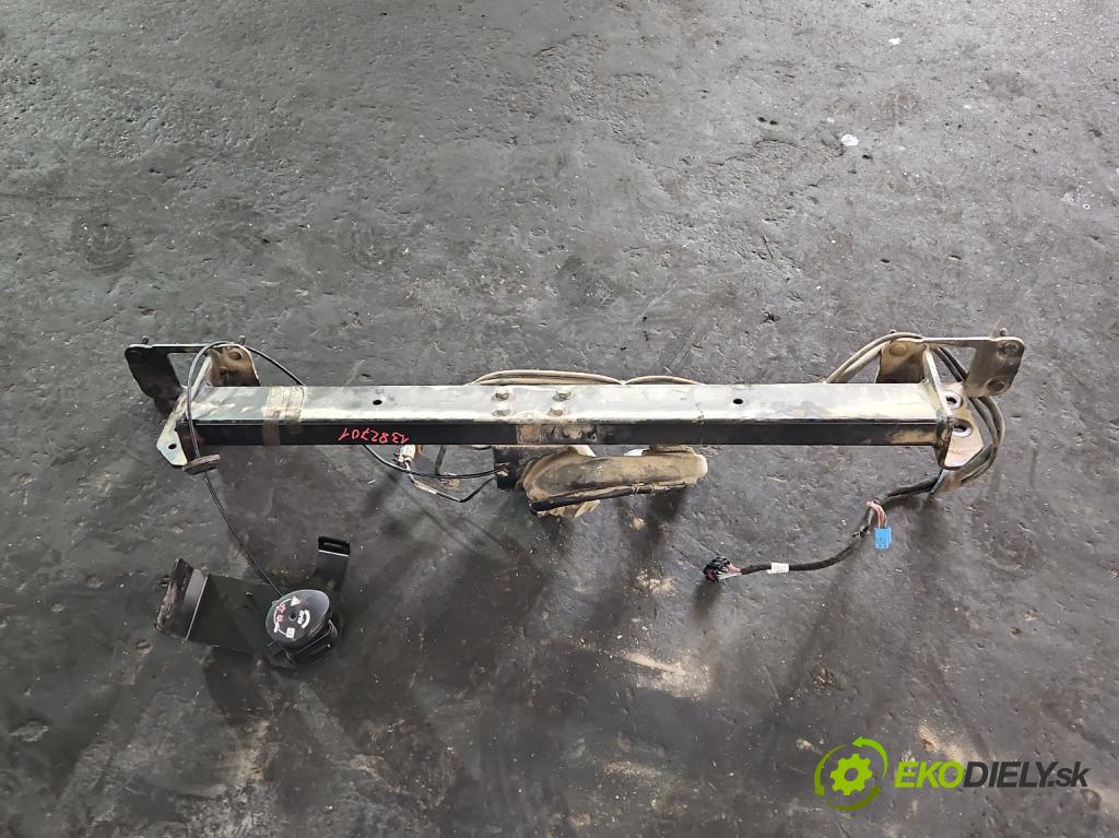 Mercedes E W212 2009-2016 3.0 cdi V6 204 hp automatic 150 kW 2987 cm3 5- oko tažné A2123100204 (Tažná zařízení)