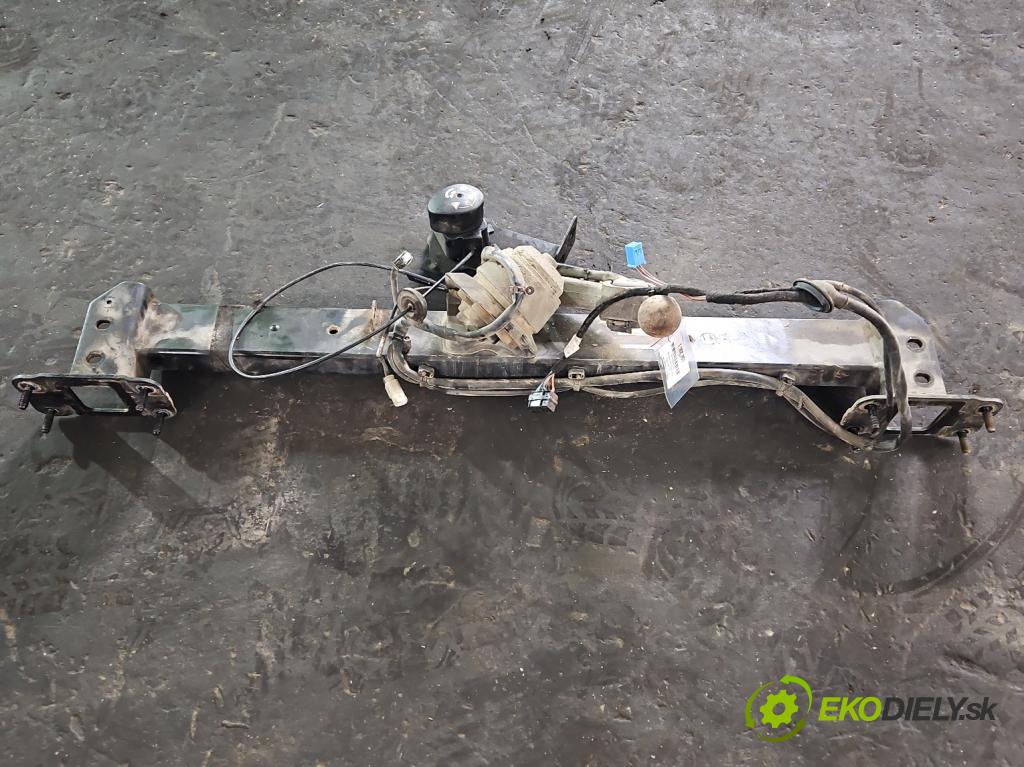 Mercedes E W212 2009-2016 3.0 cdi V6 204 hp automatic 150 kW 2987 cm3 5- oko tažné A2123100204 (Tažná zařízení)