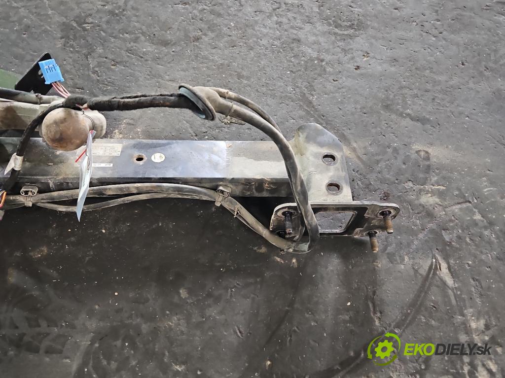 Mercedes E W212 2009-2016 3.0 cdi V6 204 hp automatic 150 kW 2987 cm3 5- oko tažné A2123100204 (Tažná zařízení)