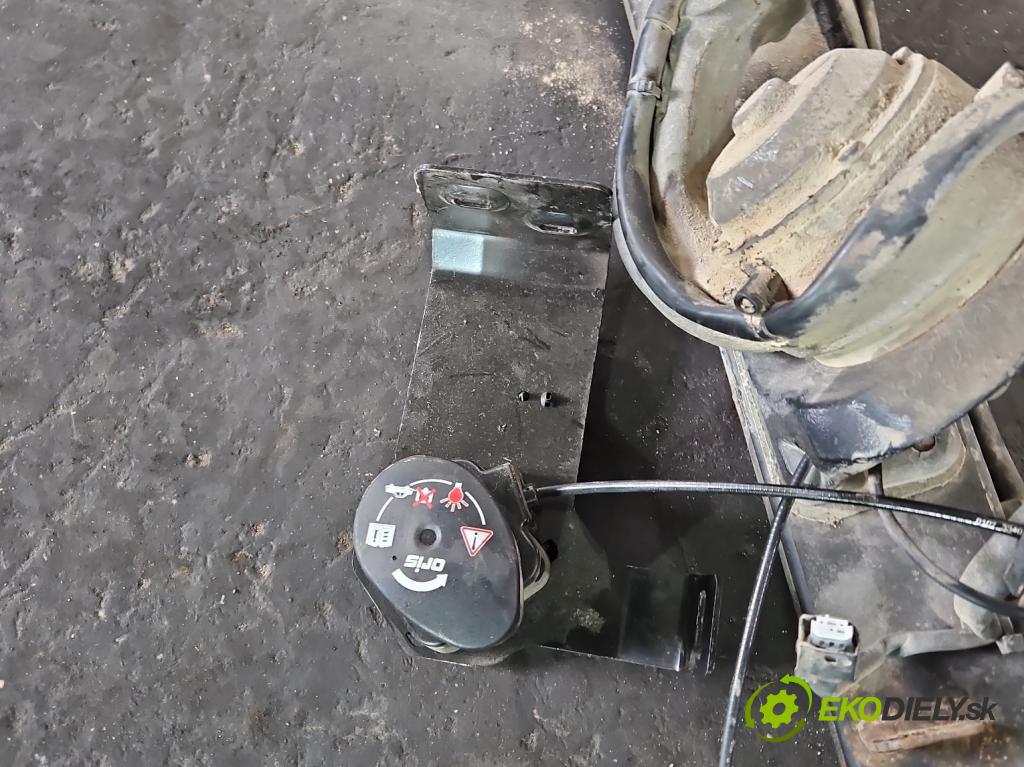 Mercedes E W212 2009-2016 3.0 cdi V6 204 hp automatic 150 kW 2987 cm3 5- oko tažné A2123100204 (Tažná zařízení)