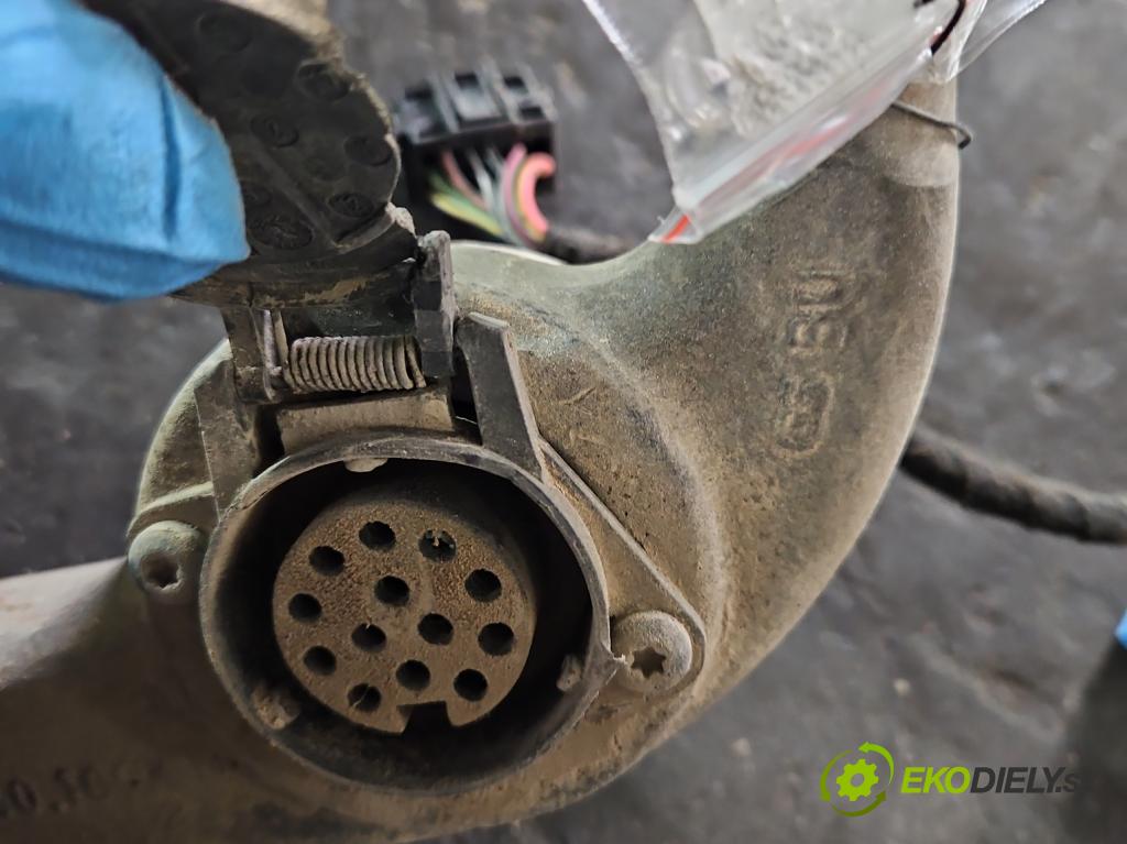 Mercedes E W212 2009-2016 3.0 cdi V6 204 hp automatic 150 kW 2987 cm3 5- oko tažné A2123100204 (Tažná zařízení)