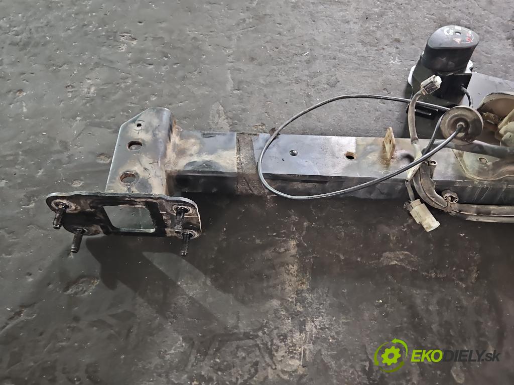 Mercedes E W212 2009-2016 3.0 cdi V6 204 hp automatic 150 kW 2987 cm3 5- oko tažné A2123100204 (Tažná zařízení)