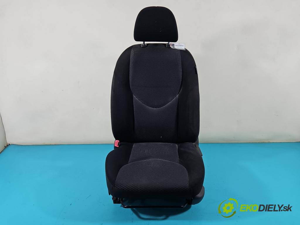 Toyota Rav4 III 2005-2012 2.0 VVti: 152KM automatic 112 kW 1998 cm3 5- Sedačka ľavý  (Sedačky, sedadlá)