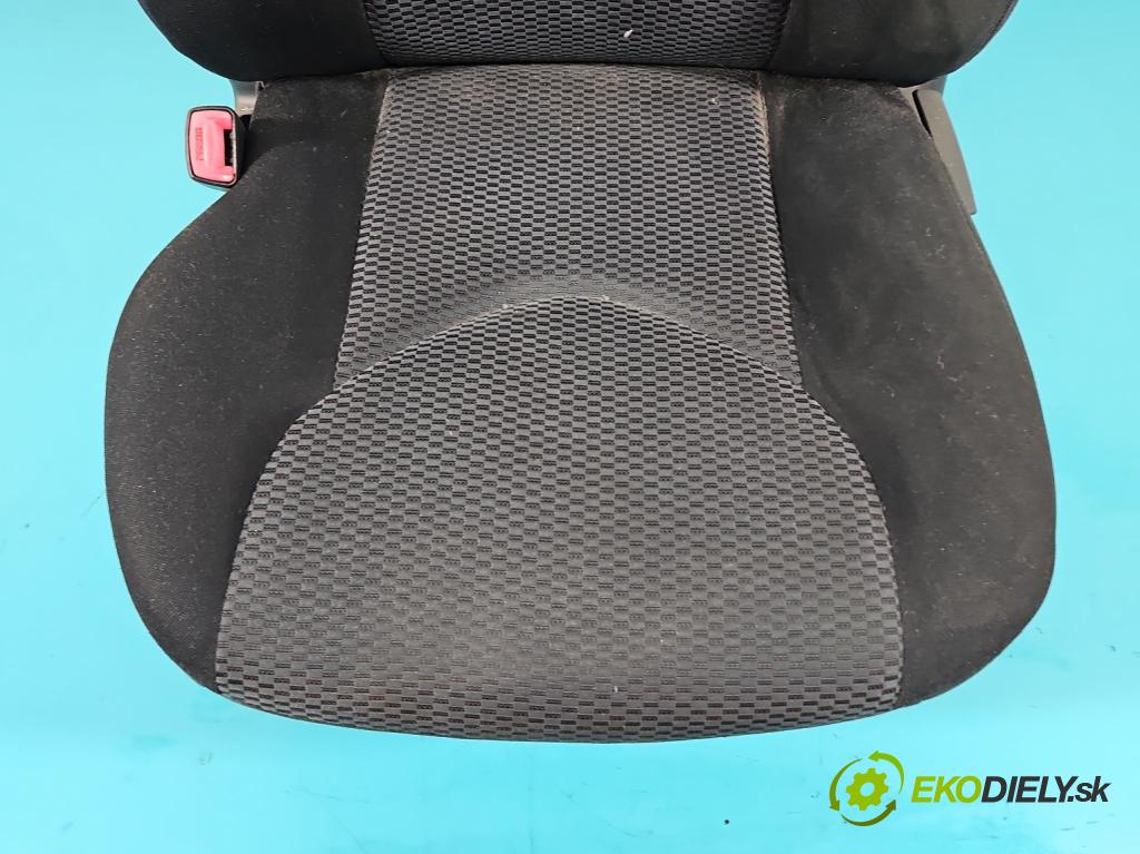 Toyota Rav4 III 2005-2012 2.0 VVti: 152KM automatic 112 kW 1998 cm3 5- Sedačka ľavý  (Sedačky, sedadlá)