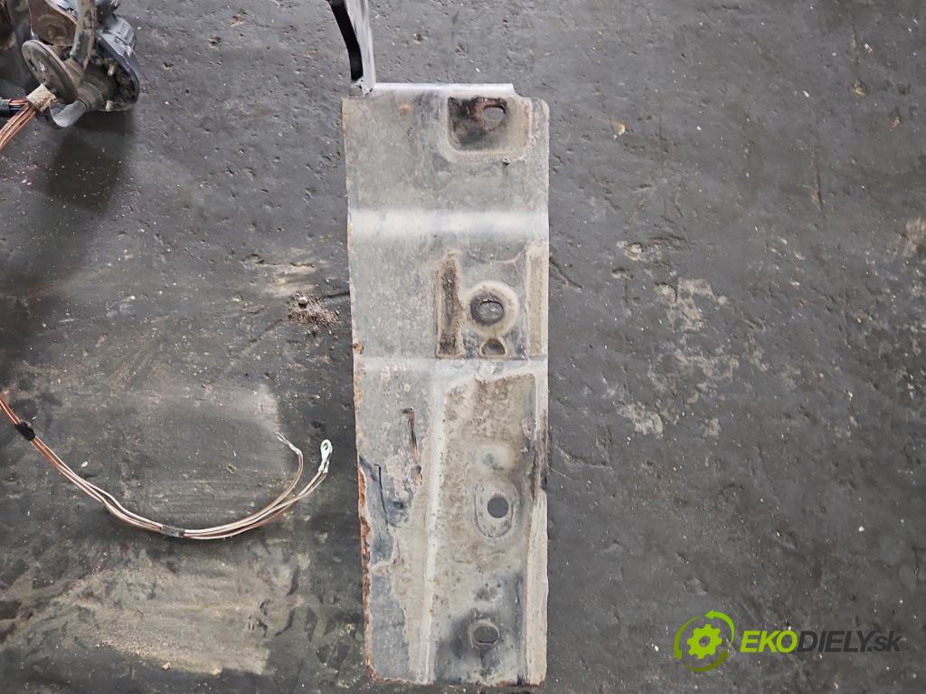 Opel Vectra C 2002-2008 1.9 cdti 120 hp manual 88 kW 1910 cm3 5- oko tažné  (Tažná zařízení)