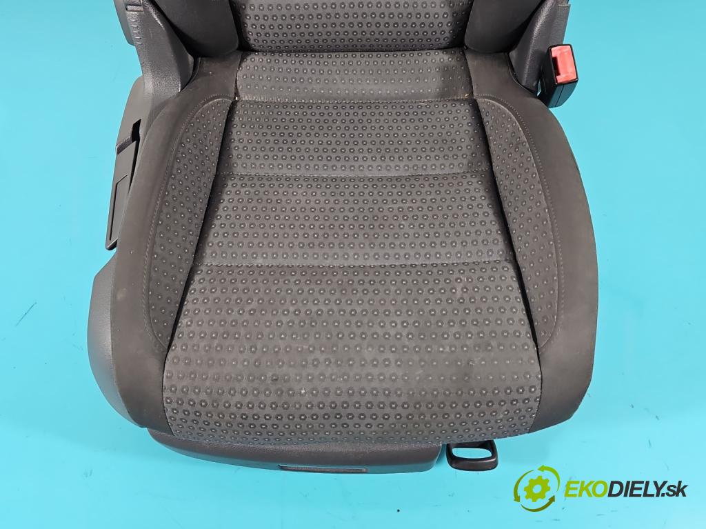Vw Touran I 2003-2015 1.9 tdi 105 HP manual 77 kW 1896 cm3 5- Sedačka pravý  (Sedačky, sedadlá)