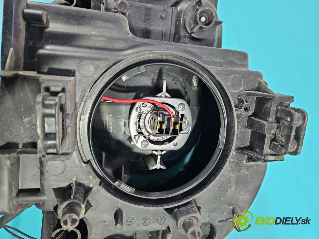 Volvo XC90 I 2002-2014 2.9 T6 272 HP automatic 200 kW 2922 cm3 5- Reflektor: pravý  (Pravé)