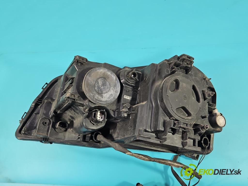 Volvo XC90 I 2002-2014 2.9 T6 272 HP automatic 200 kW 2922 cm3 5- Reflektor: pravý  (Pravé)