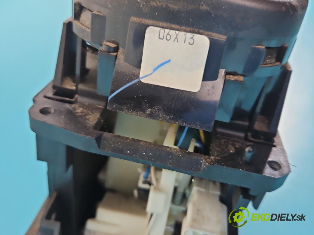 Nissan Tiida 1.8 16V 125 HP automatic 92 kW 1769 cm3 5- Páka: Změny: stupeň,rýchlosť  (Rýchlostné páky / kulisy)