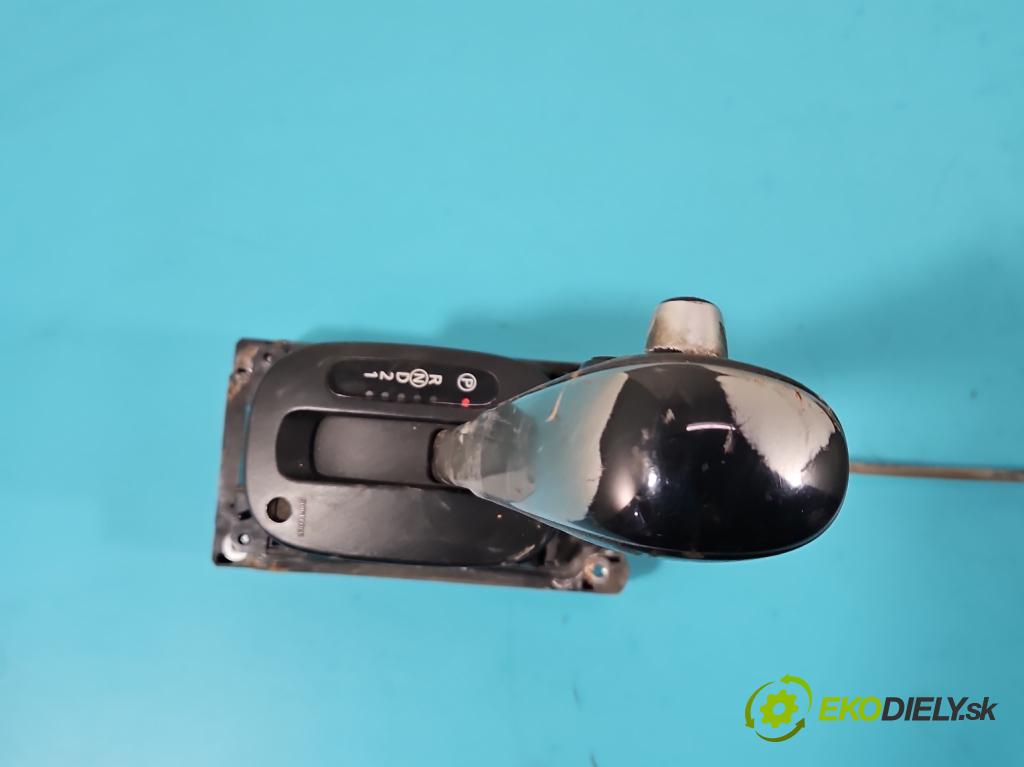 Nissan Tiida 1.8 16V 125 HP automatic 92 kW 1769 cm3 5- Páka: Změny: stupeň,rýchlosť  (Rýchlostné páky / kulisy)