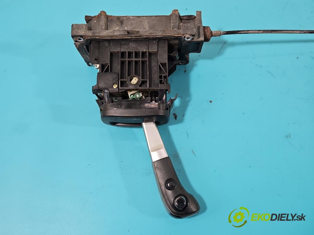 Nissan Tiida 1.8 16V 125 HP automatic 92 kW 1769 cm3 5- Páka: Změny: stupeň,rýchlosť  (Rýchlostné páky / kulisy)