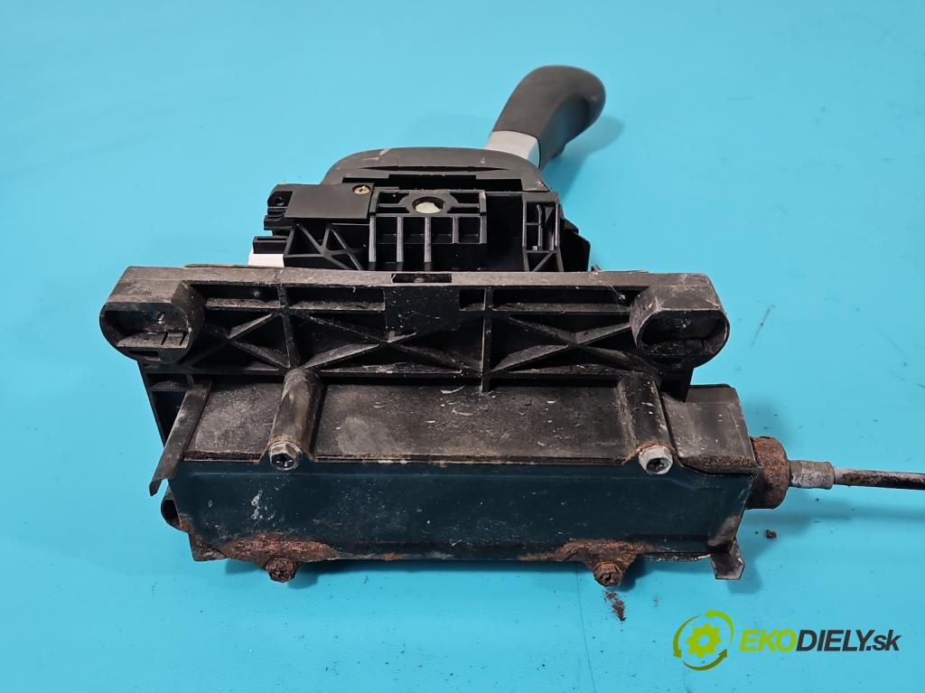 Nissan Tiida 1.8 16V 125 HP automatic 92 kW 1769 cm3 5- Páka: Změny: stupeň,rýchlosť  (Rýchlostné páky / kulisy)