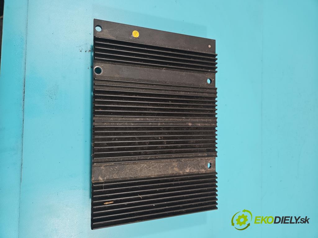 Volvo XC90 I 2002-2014 2.9 T6 272 HP automatic 200 kW 2922 cm3 5- Zesilovač: 30732825 (Zosilňovače)