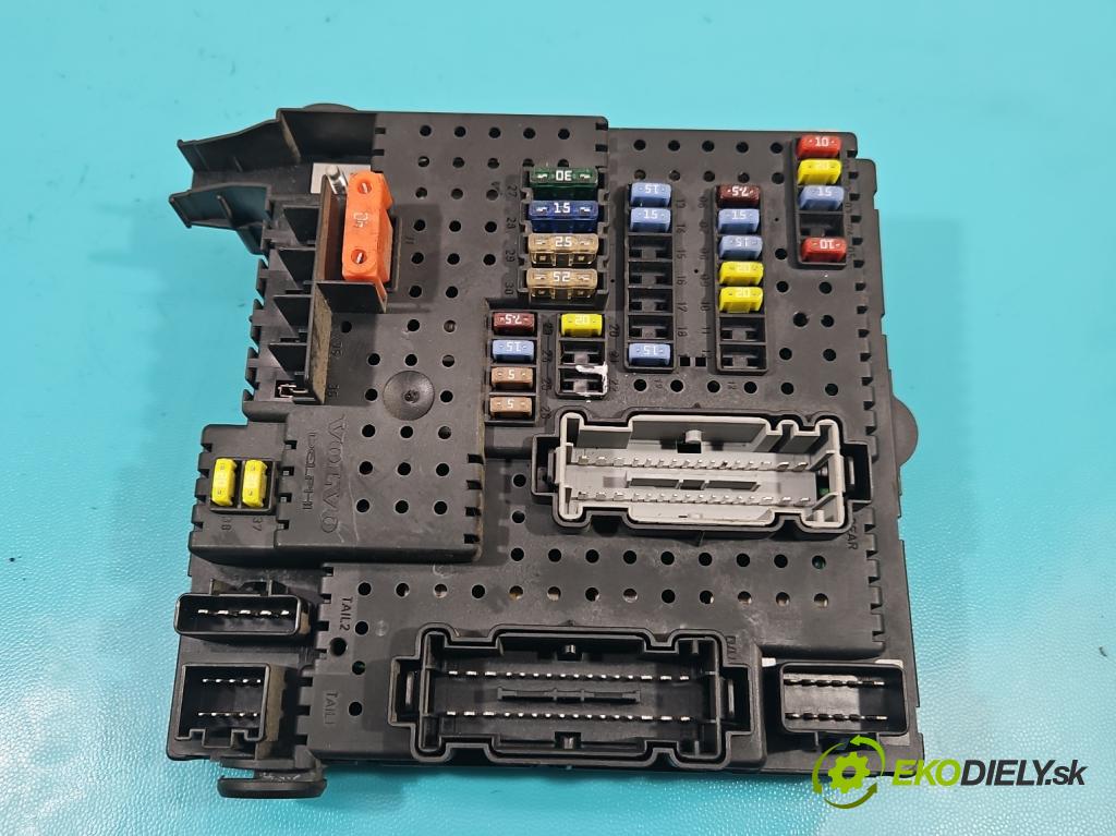 Volvo XC90 I 2002-2014 2.9 T6 272 hp automatic 200 kW 2922 cm3 5- skříňka pojistková 8676391 (Pojistkové skříňky)